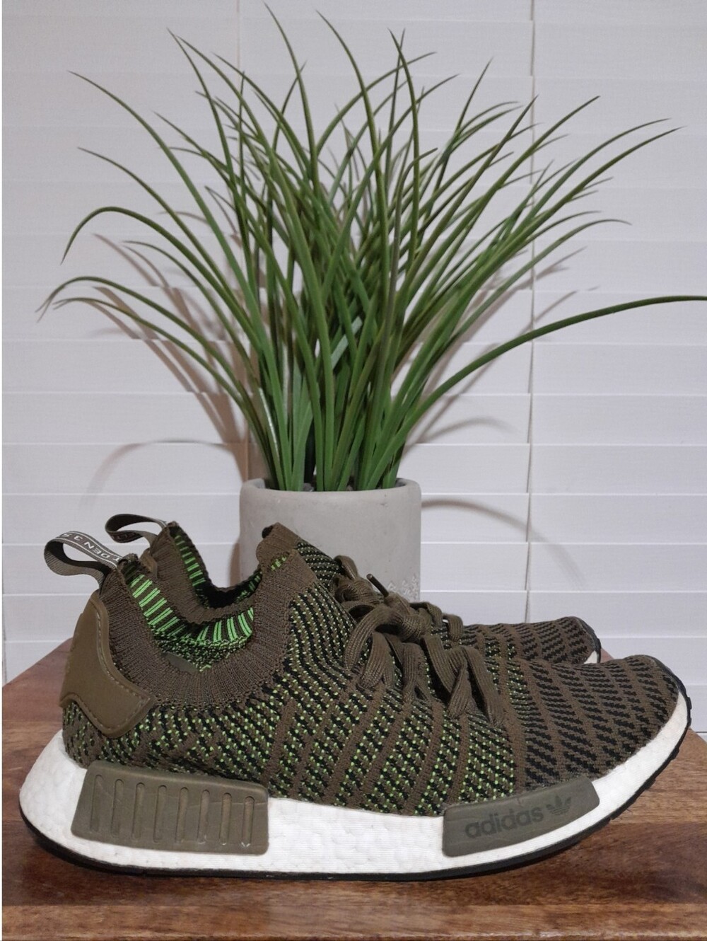 Adidas NMD R1 STLT knit sneakers true olive men's sz 12 Preowned